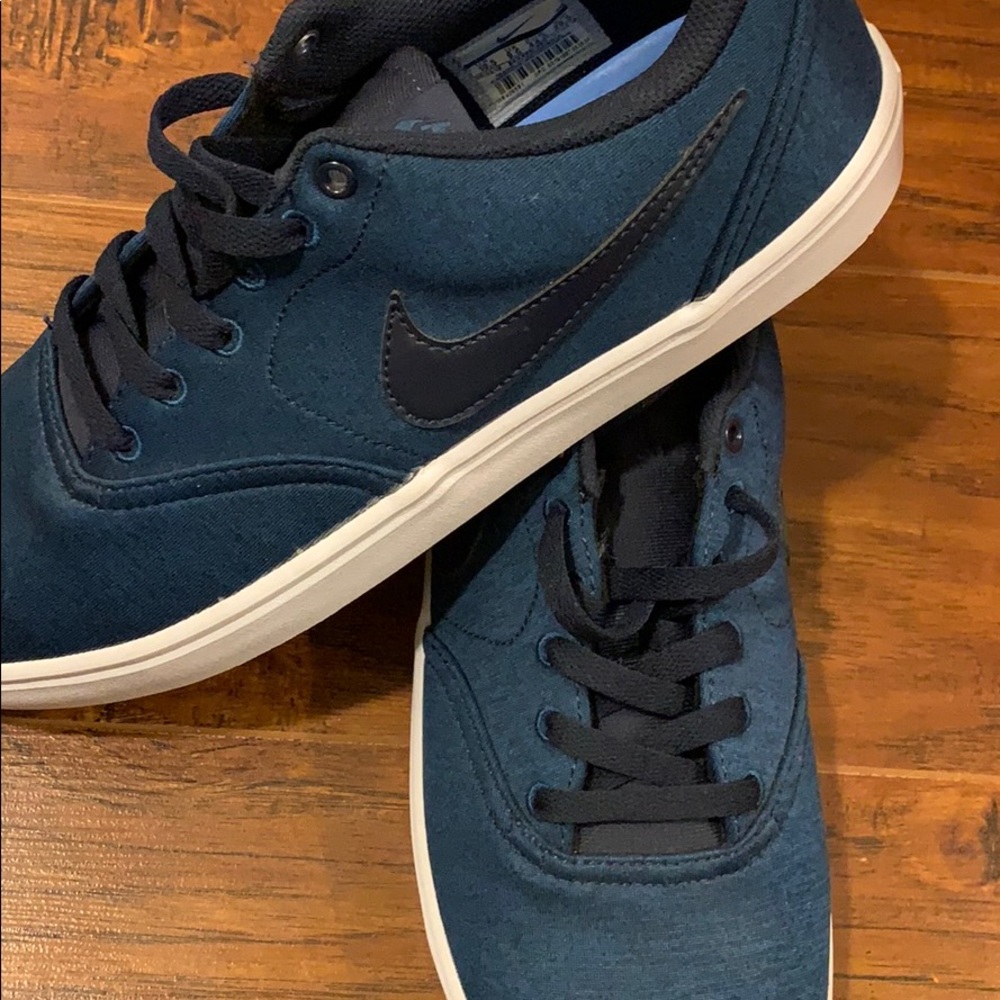 NWOT men’s Nike SB sneaker